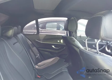 2017 Mercedes-Benz E 300 z USA, uszkodzony, nr VIN WDDZF4JB6HA085600